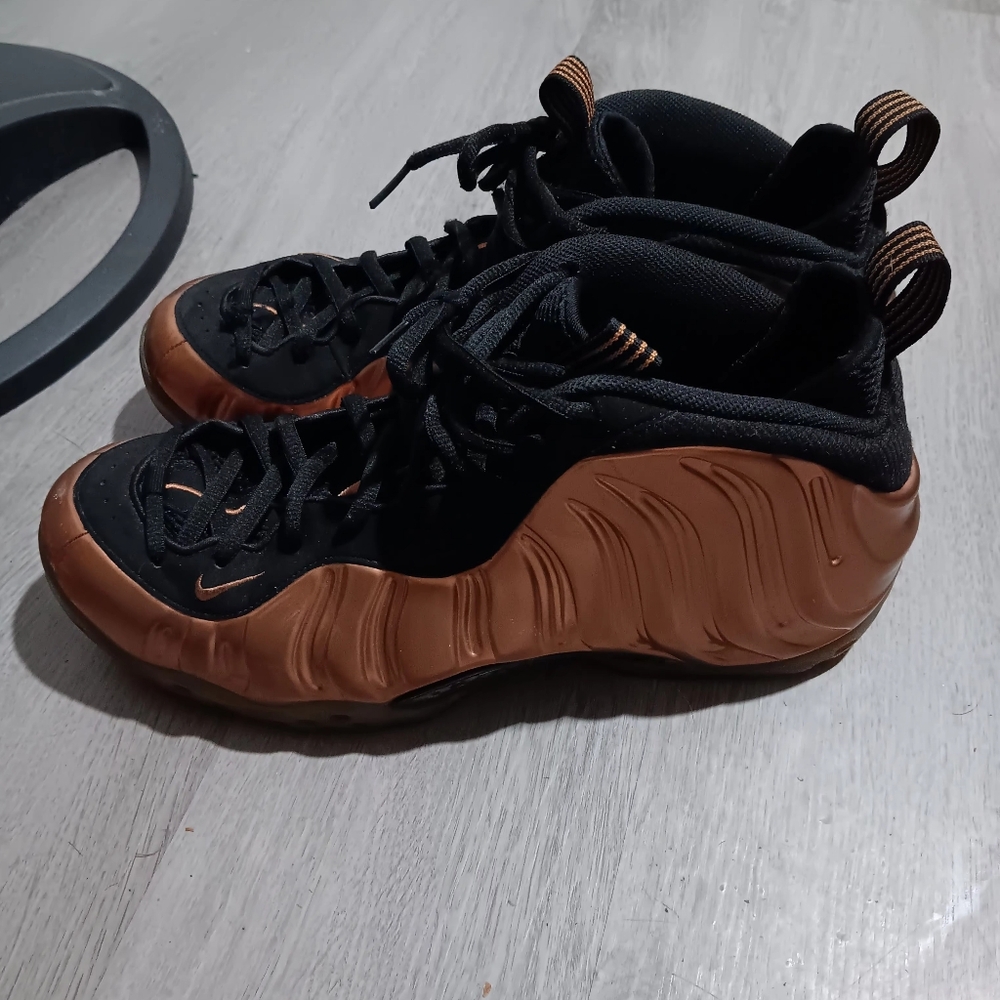 Nike foam posited size 13